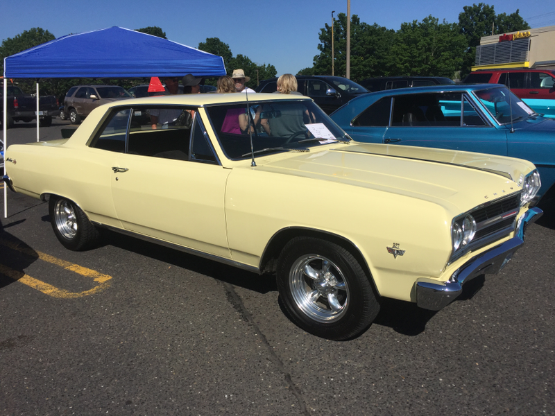 Illustration for article titled Columbia River Camaro Club - First outdoor car show of the summer.